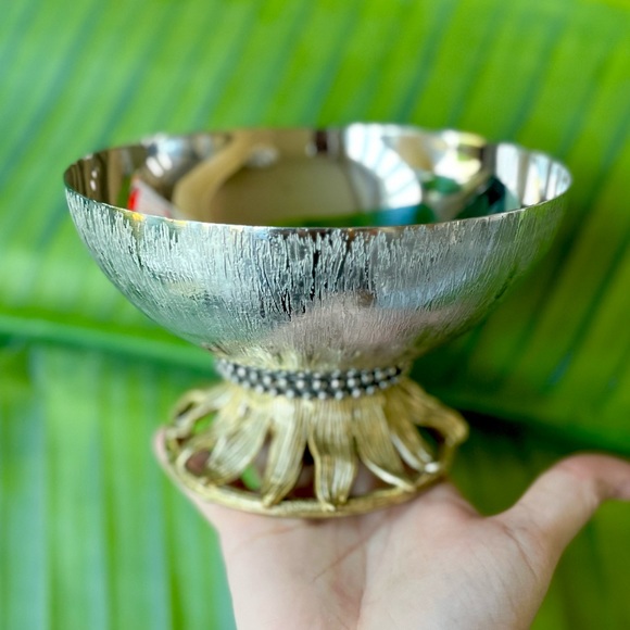 Only 1 left in stock Michael Aram Sunflower Nut bowl new in box - Picture 10 of 10